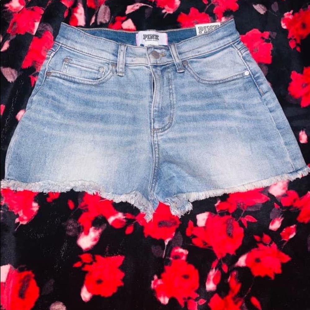 PINK DENIM SHORTS💓